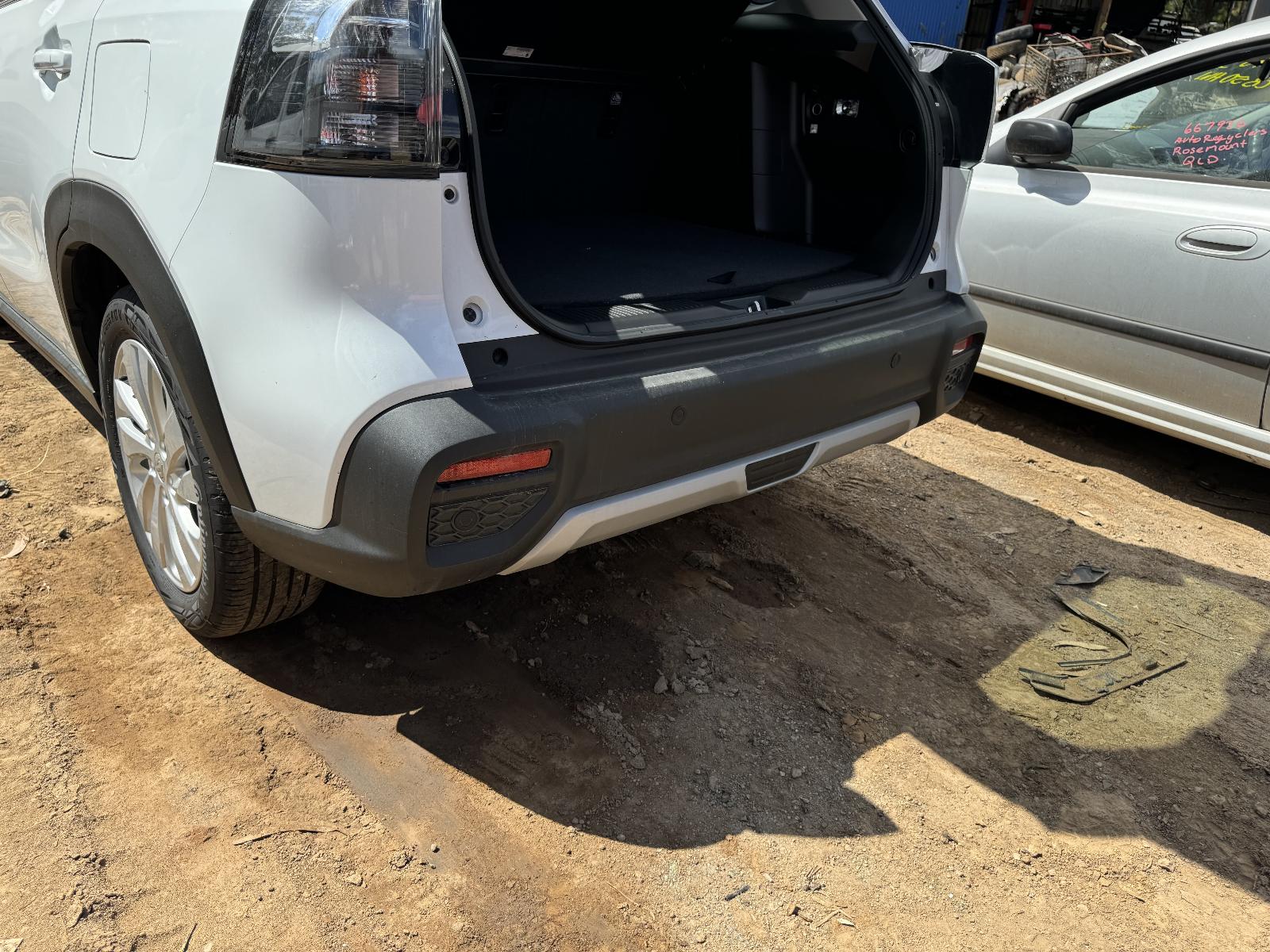 View SUZUKI S-CROSS 2023 5 Door Hatchback Breaking