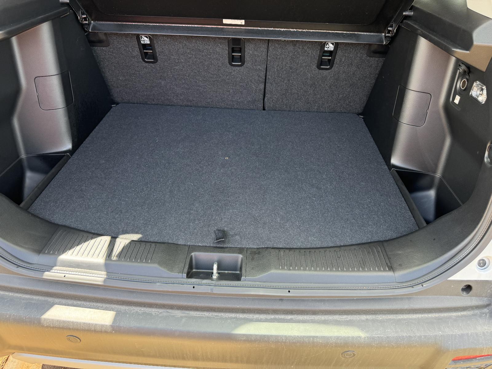 View SUZUKI S-CROSS 2023 5 Door Hatchback Breaking