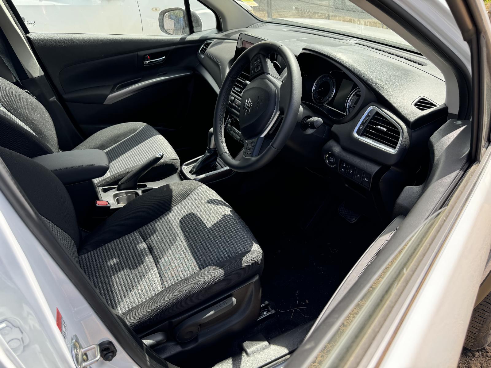 View SUZUKI S-CROSS 2023 5 Door Hatchback Breaking
