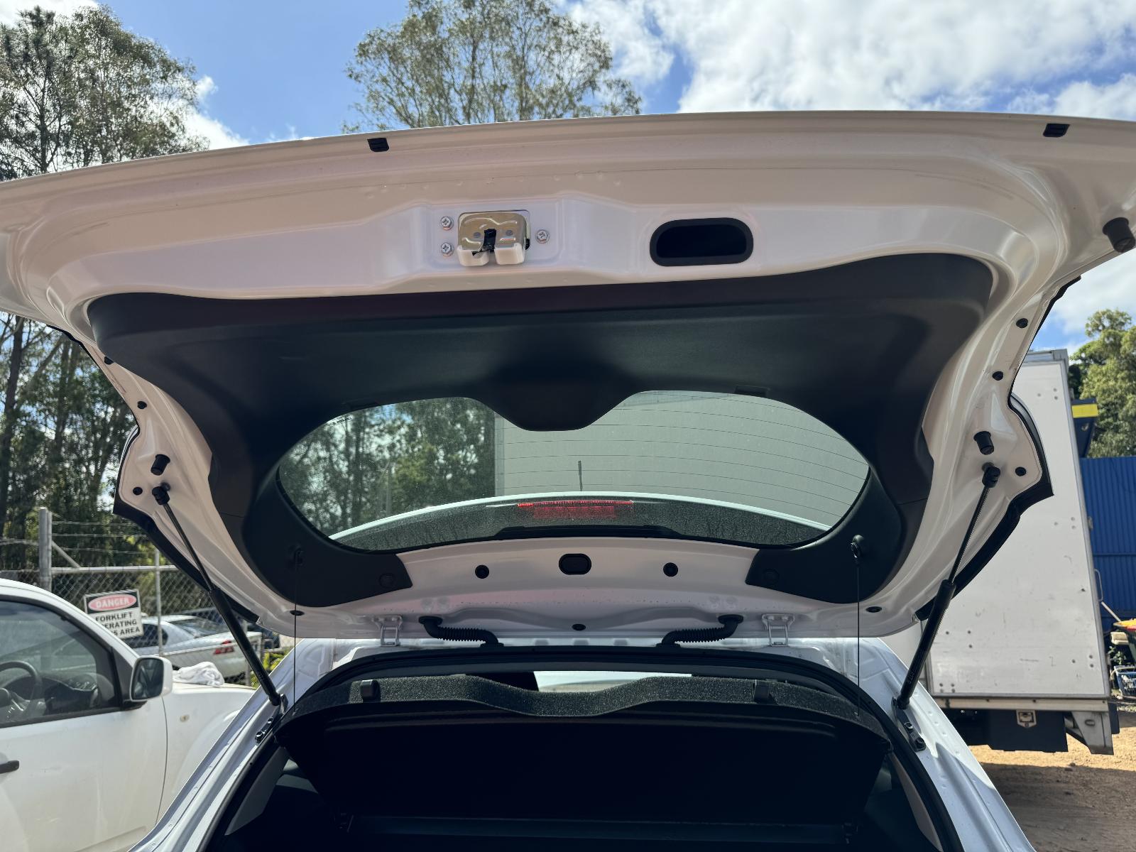 View SUZUKI S-CROSS 2023 5 Door Hatchback Breaking