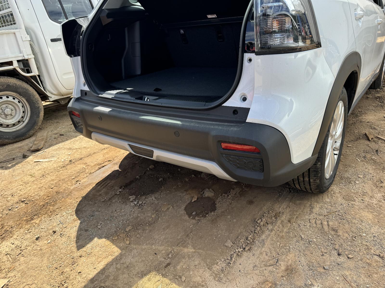 View SUZUKI S-CROSS 2023 5 Door Hatchback Breaking