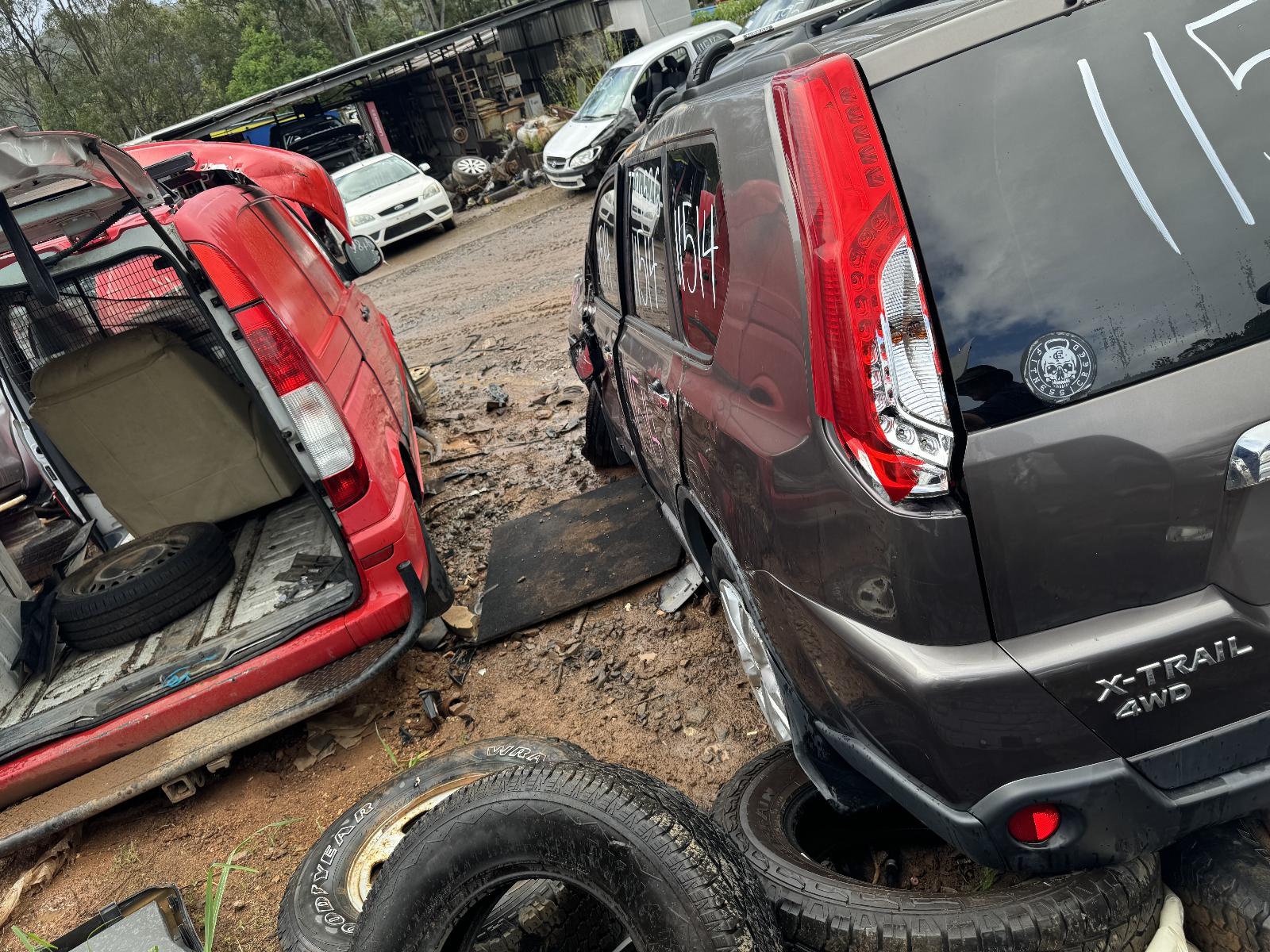 View Auto part Headrest Nissan Xtrail 2013