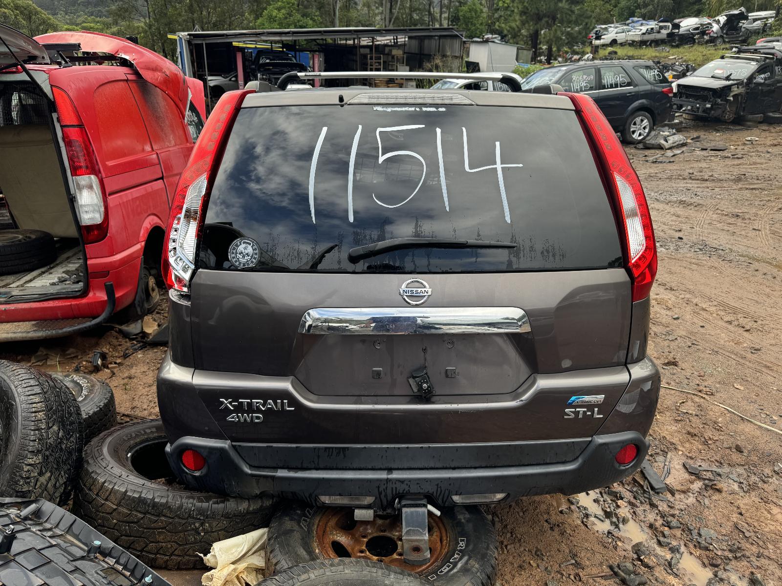 View Auto part Headrest Nissan Xtrail 2013