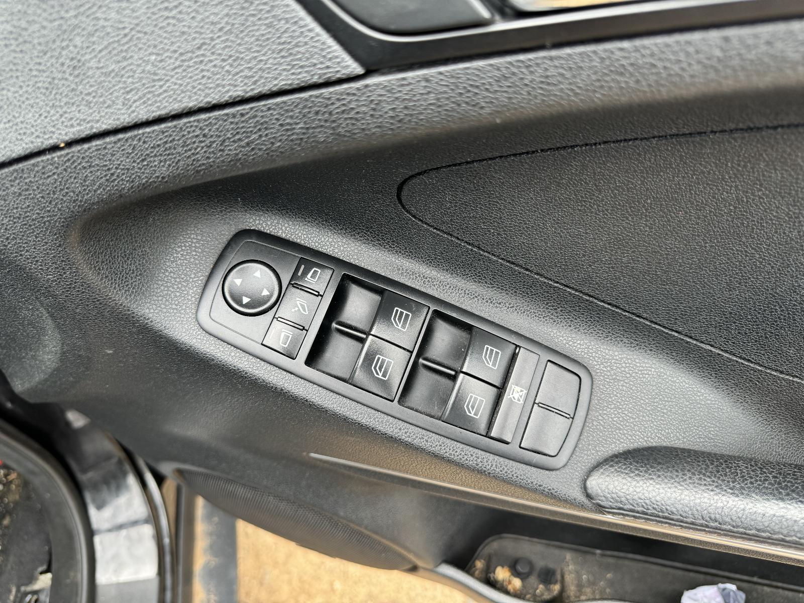 View MERCEDES M CLASS 2005 4 Door Station Wagon Breaking
