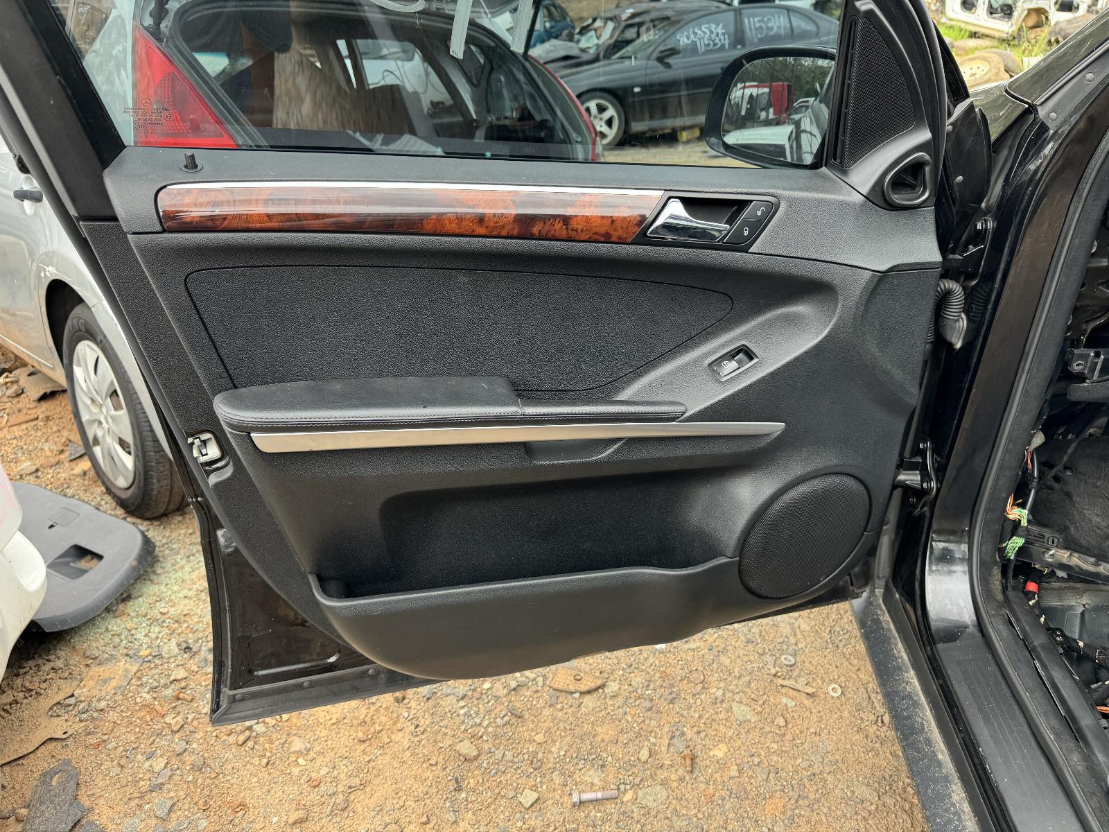 View MERCEDES M CLASS 2005 4 Door Station Wagon Breaking