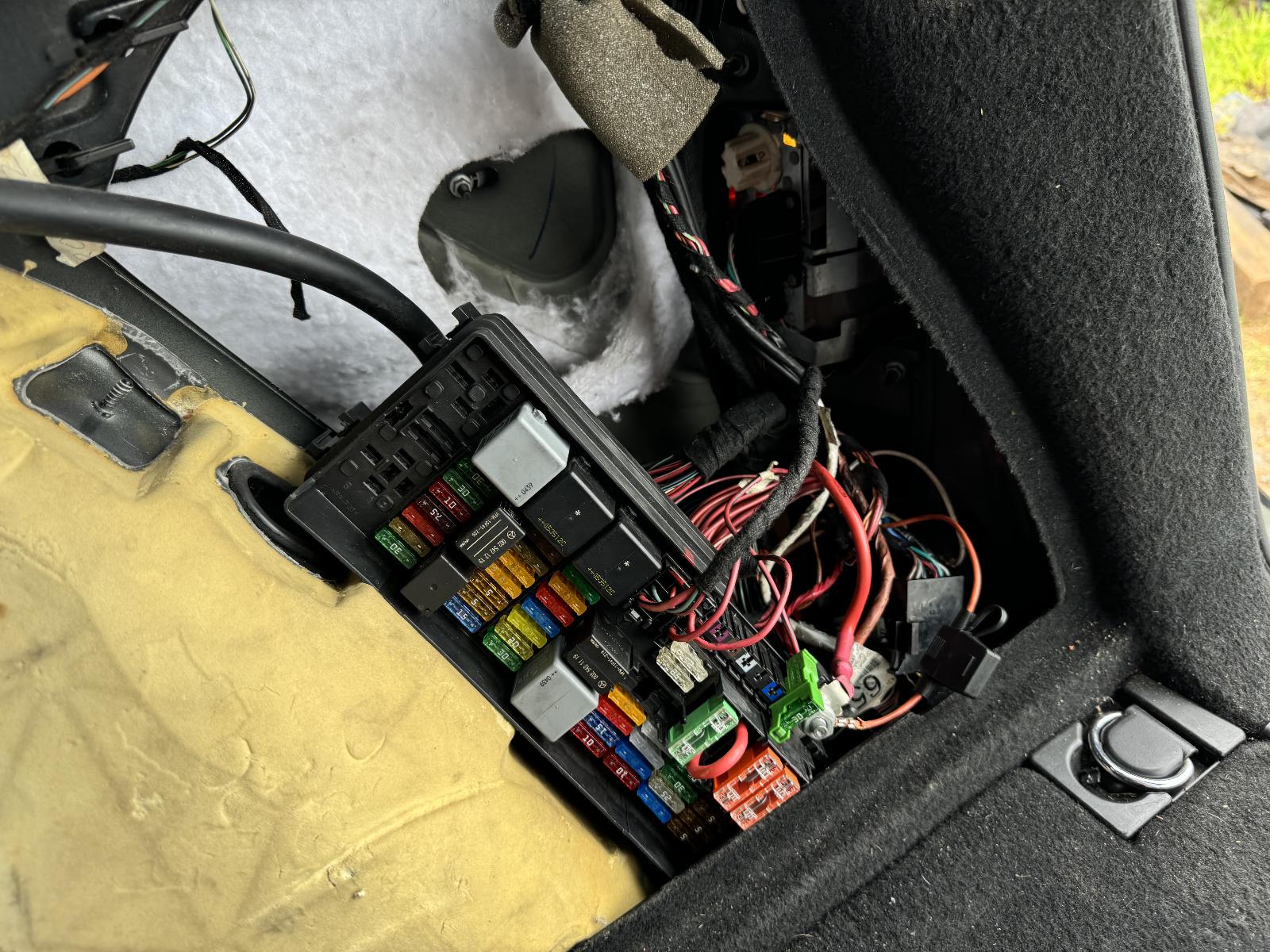 View MERCEDES M CLASS 2005 4 Door Station Wagon Breaking