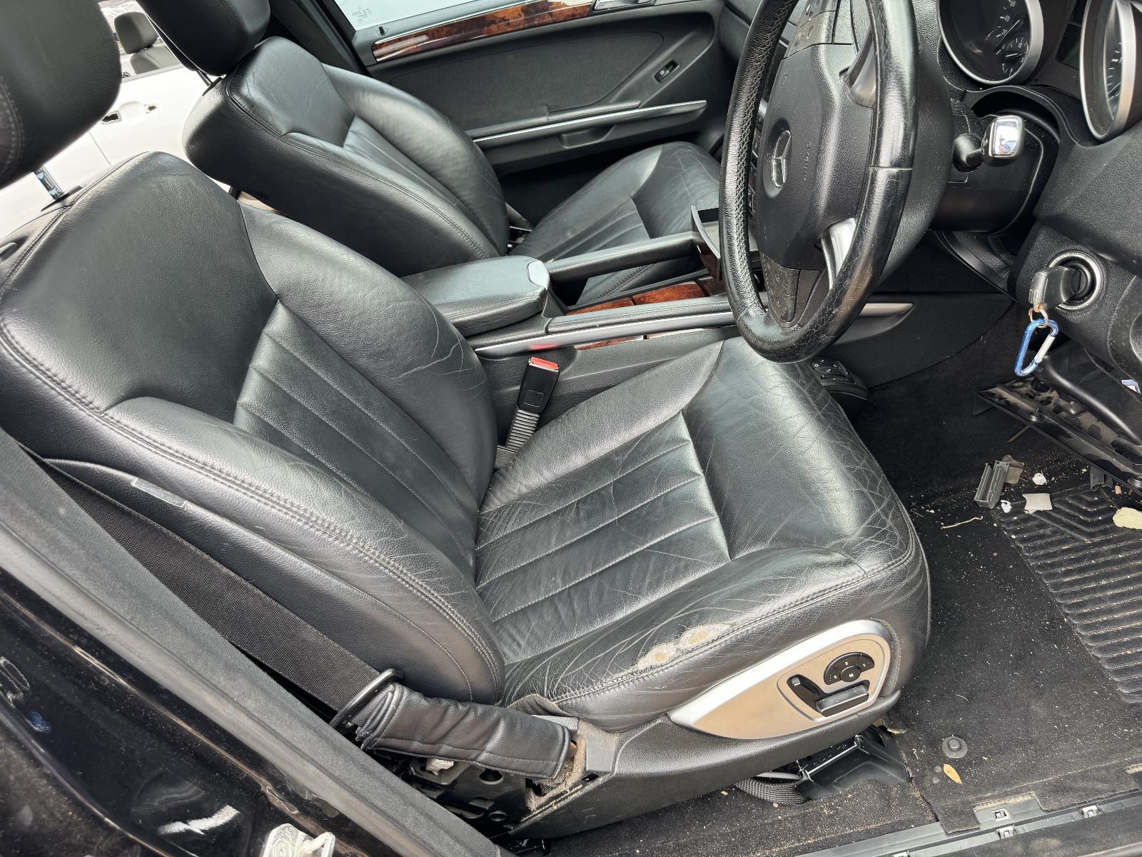 View MERCEDES M CLASS 2005 4 Door Station Wagon Breaking