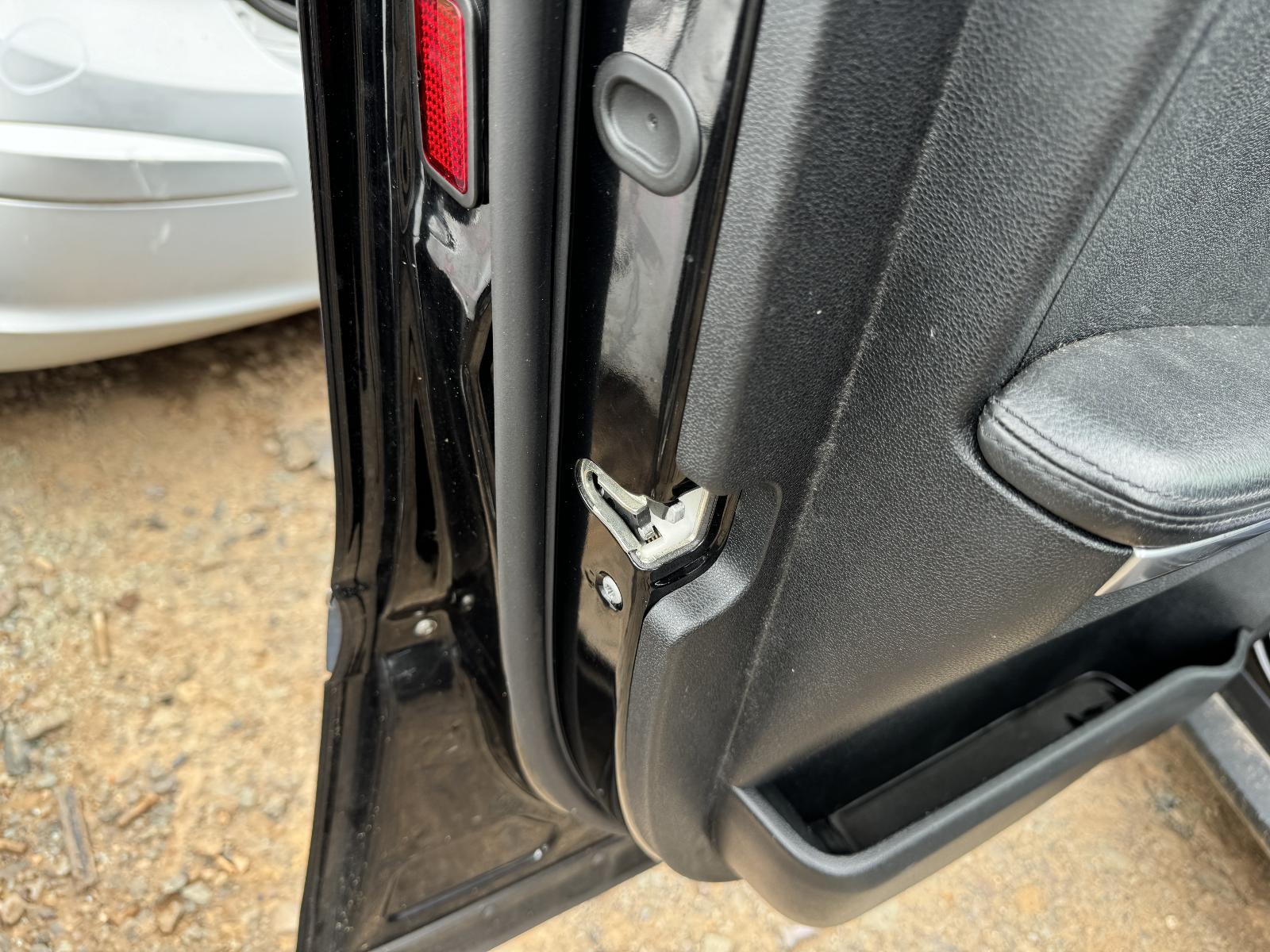 View MERCEDES M CLASS 2005 4 Door Station Wagon Breaking