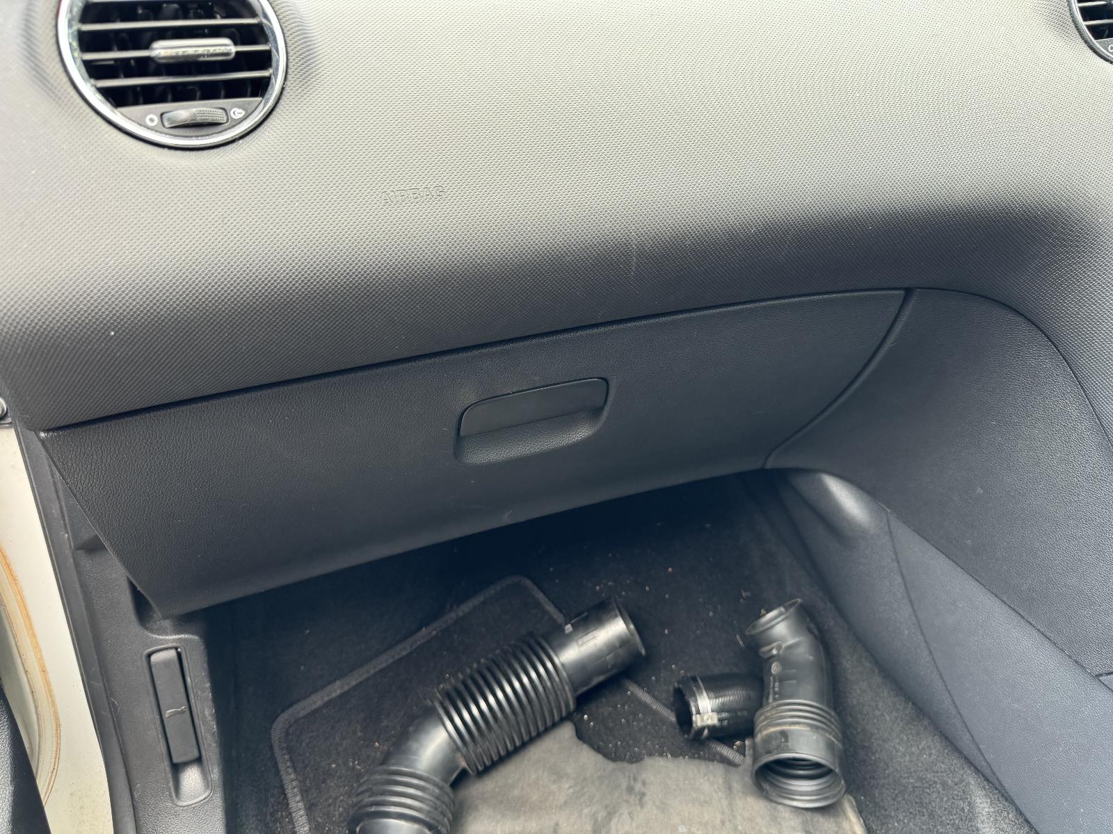 View PEUGEOT 308 2010 4 Door Hatchback Breaking
