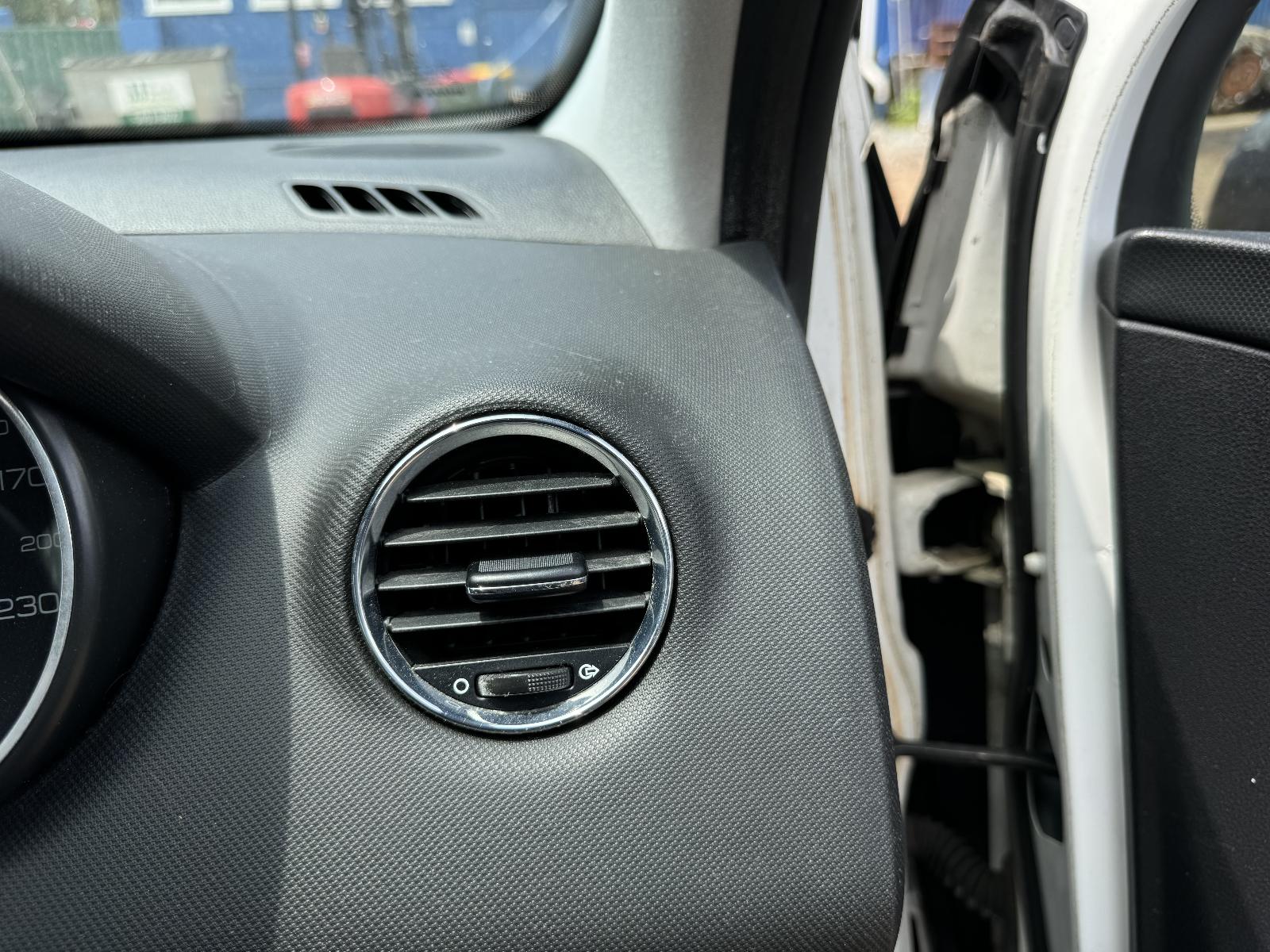 View PEUGEOT 308 2010 4 Door Hatchback Breaking
