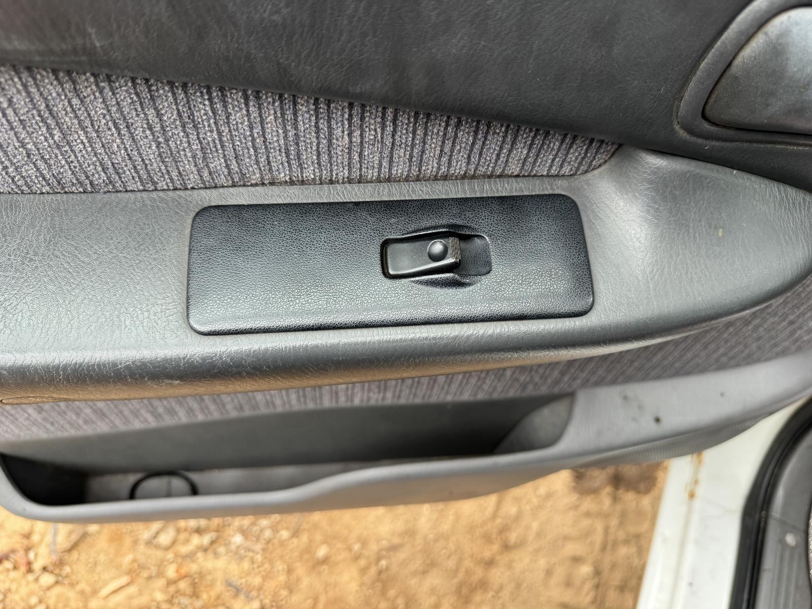 View MAZDA BRAVO 2001 4 Door Utility Breaking