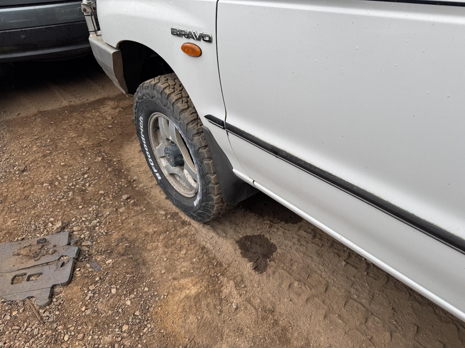 View MAZDA BRAVO 2001 4 Door Utility Breaking