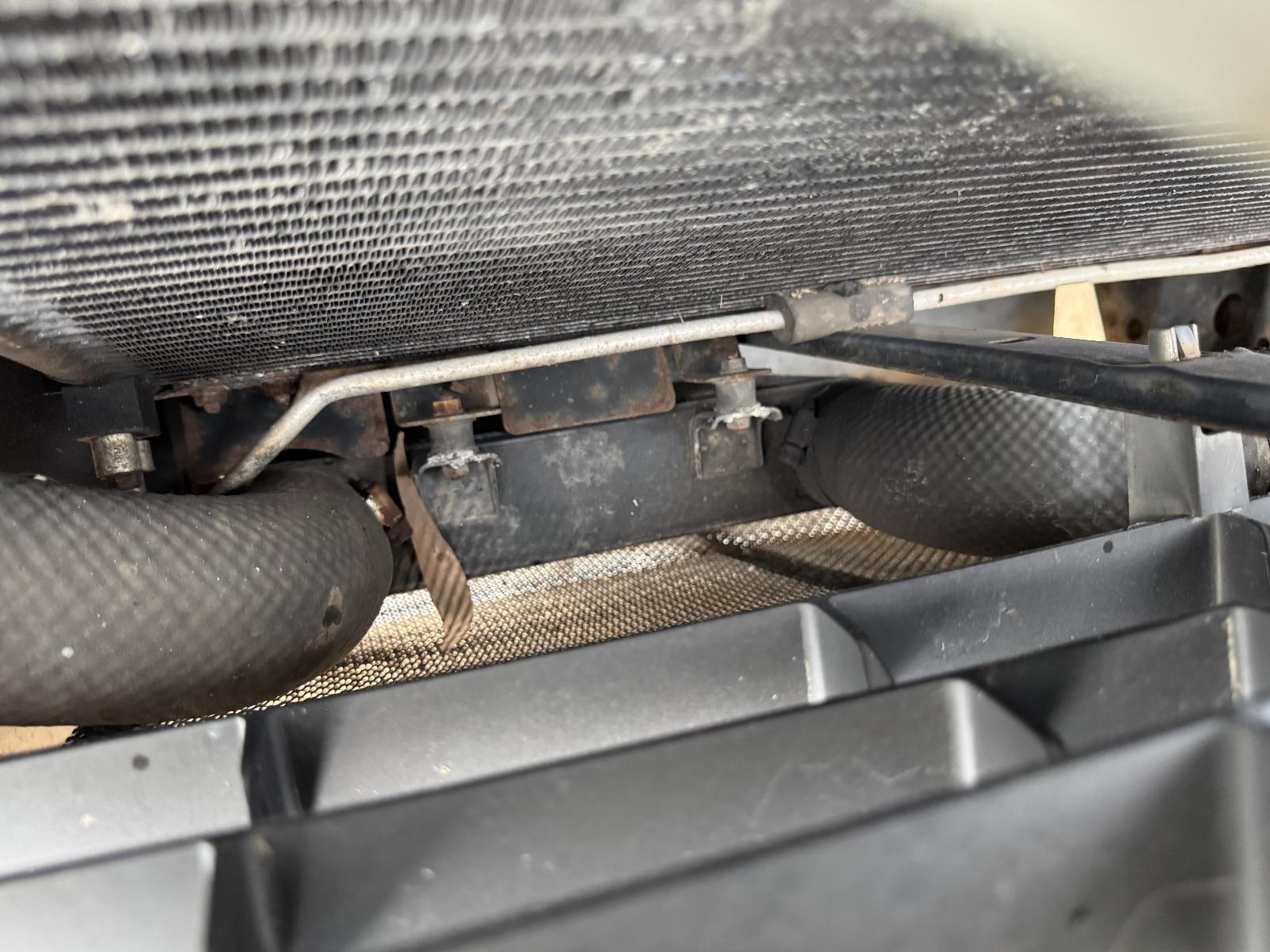 View MAZDA BRAVO 2001 4 Door Utility Breaking