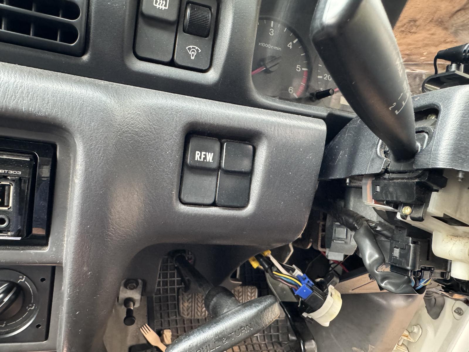 View MAZDA BRAVO 2001 4 Door Utility Breaking