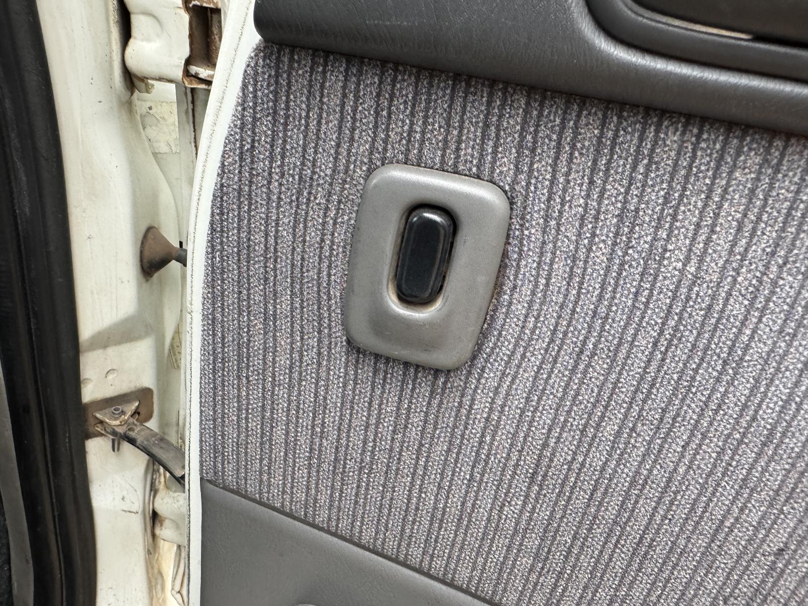 View MAZDA BRAVO 2001 4 Door Utility Breaking