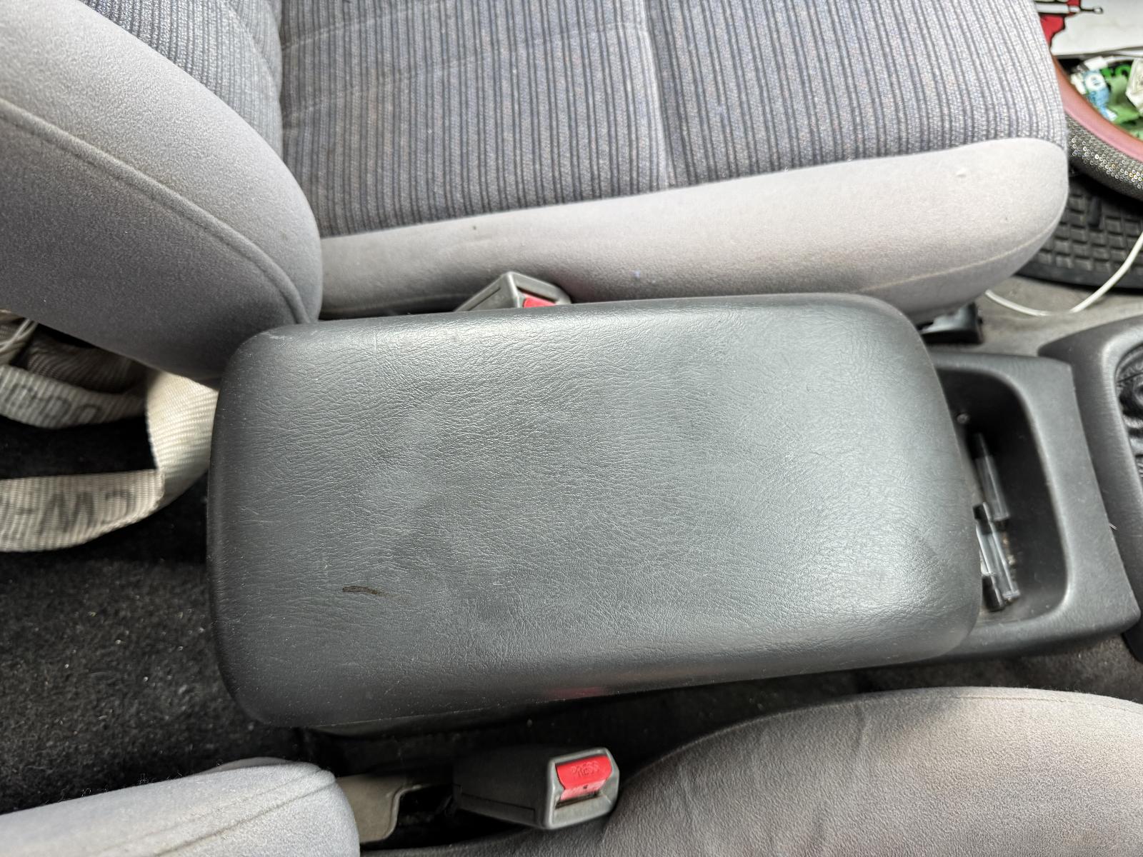 View MAZDA BRAVO 2001 4 Door Utility Breaking