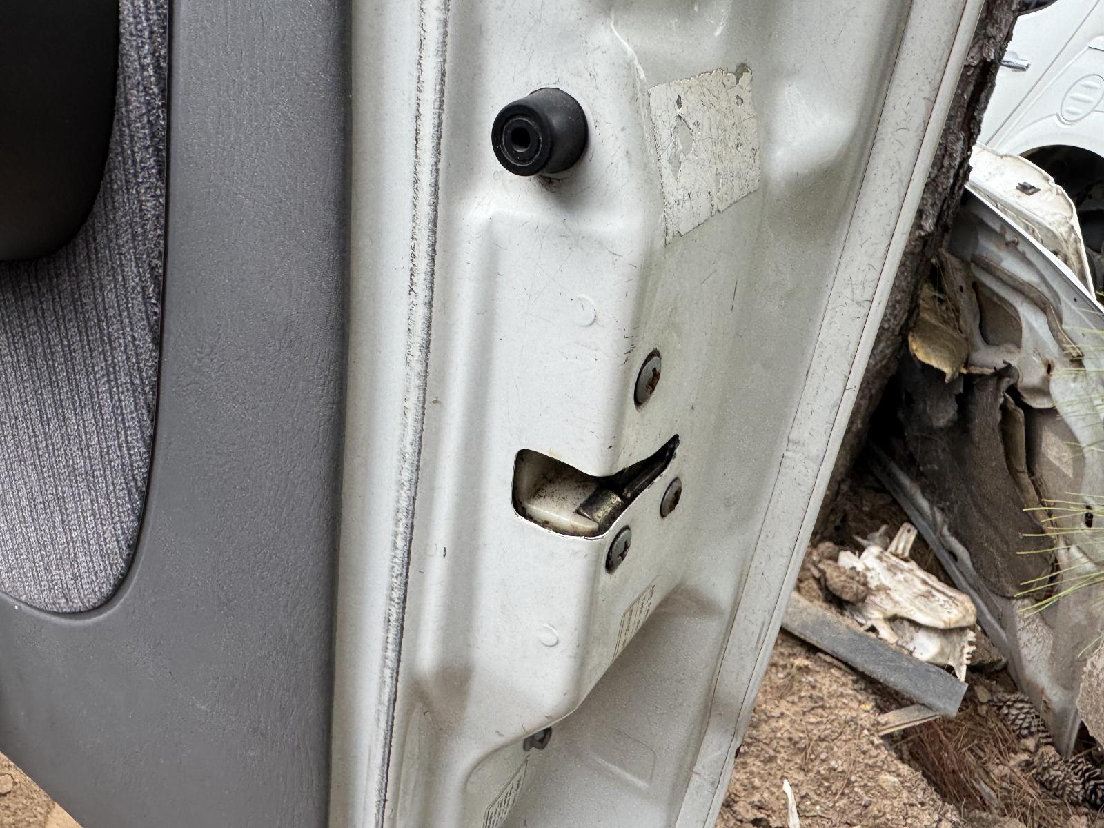 View MAZDA BRAVO 2001 4 Door Utility Breaking