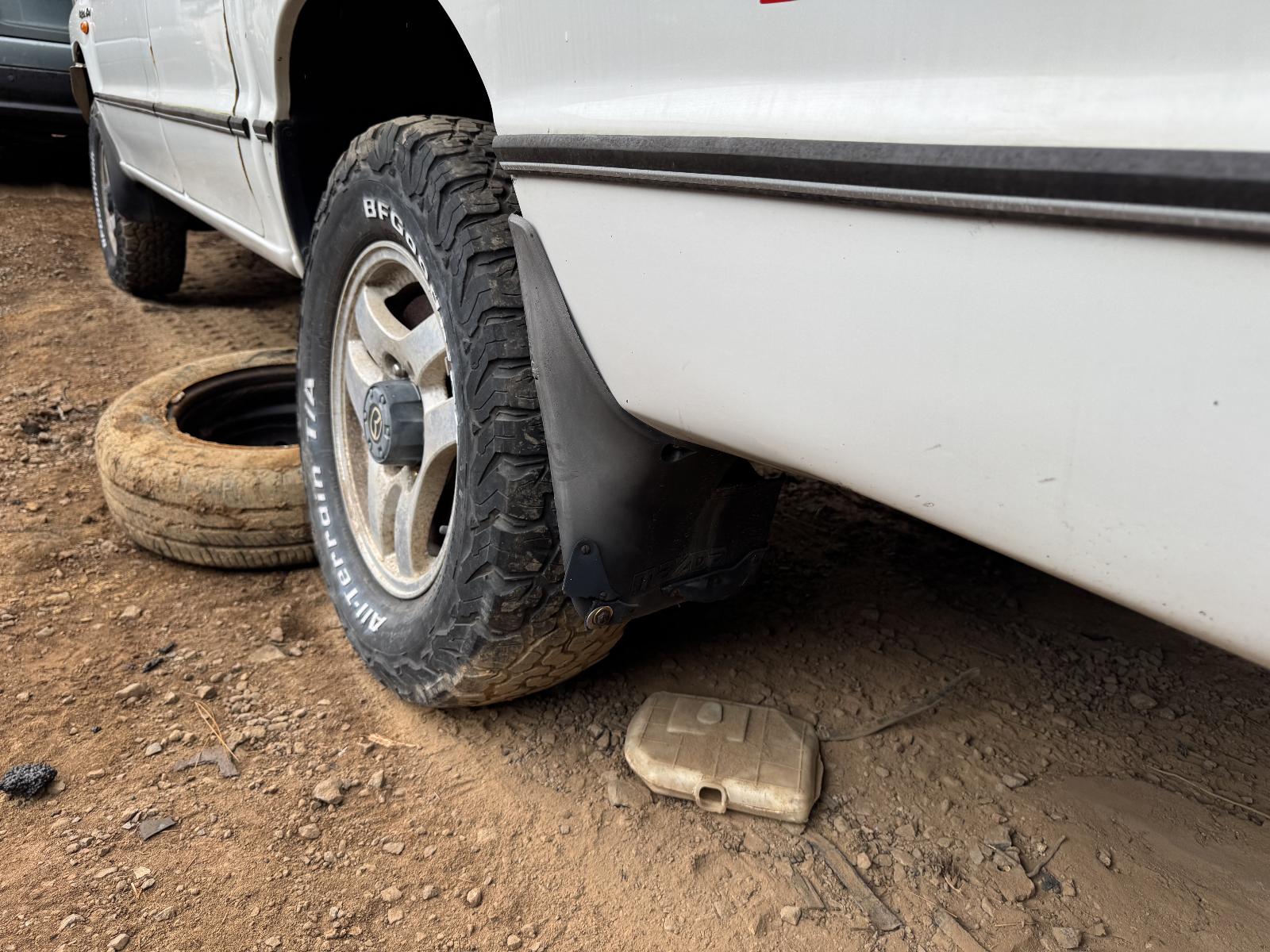 View MAZDA BRAVO 2001 4 Door Utility Breaking