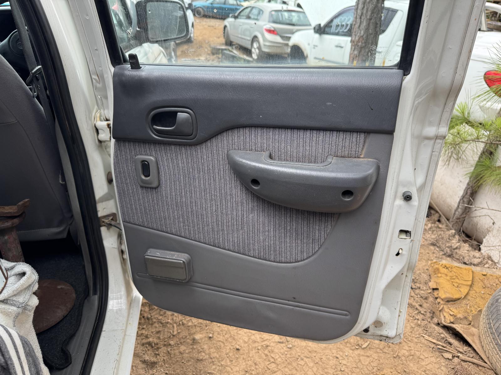 View MAZDA BRAVO 2001 4 Door Utility Breaking