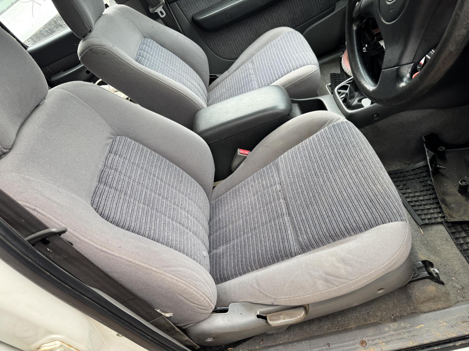 View MAZDA BRAVO 2001 4 Door Utility Breaking