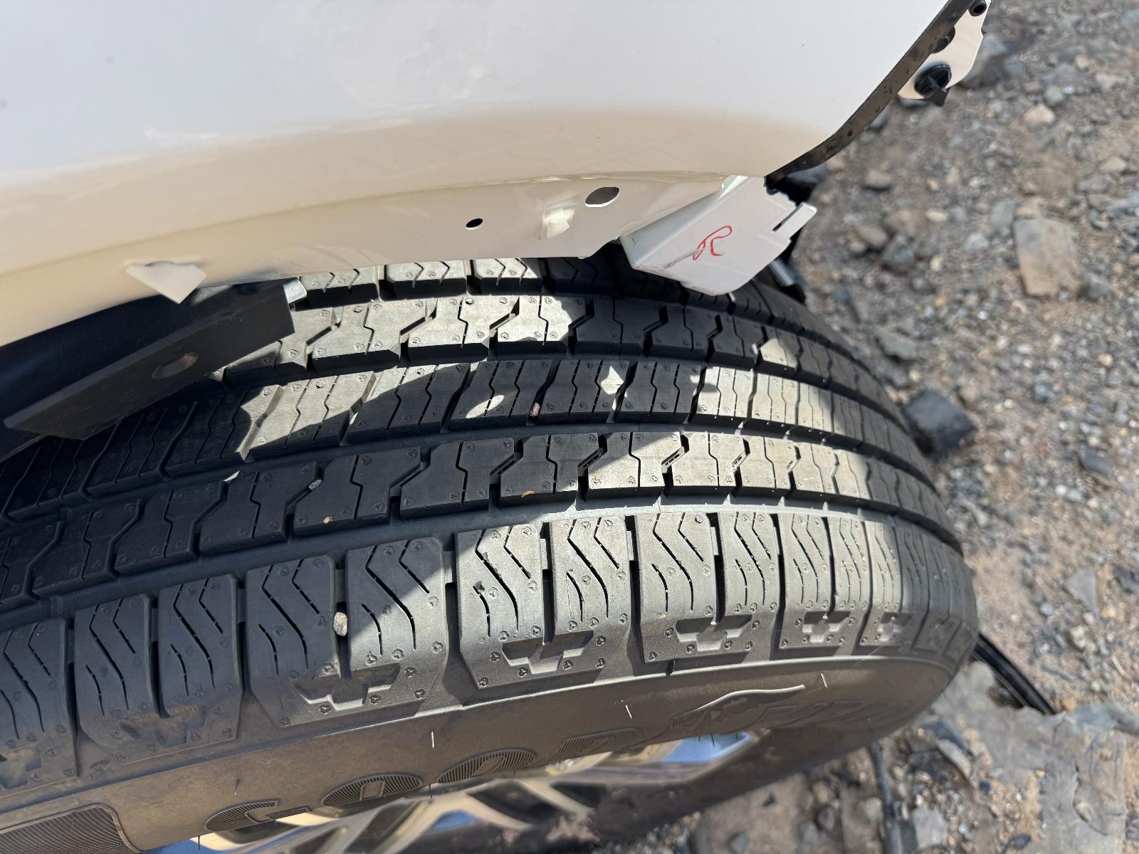 View FORD EVEREST 2024 5 Door Station Wagon Breaking