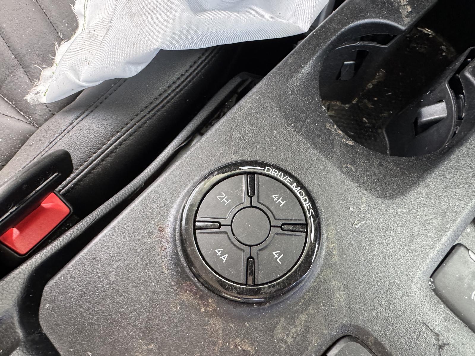 View FORD EVEREST 2024 5 Door Station Wagon Breaking