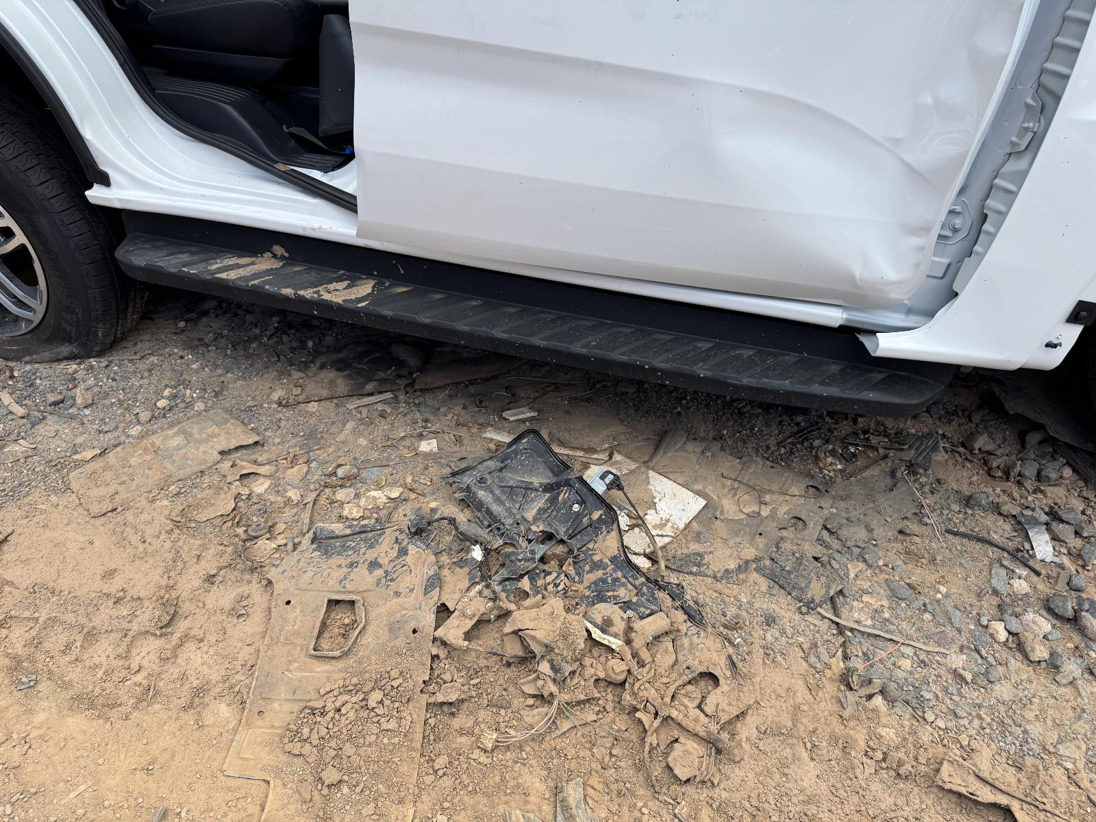 View FORD EVEREST 2024 5 Door Station Wagon Breaking