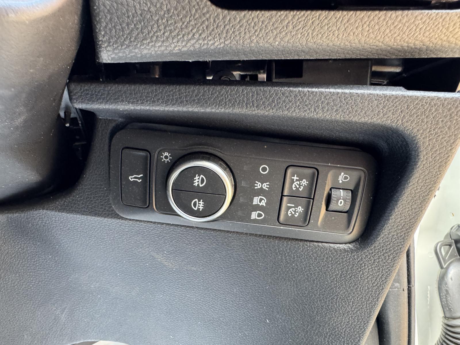 View FORD EVEREST 2024 5 Door Station Wagon Breaking