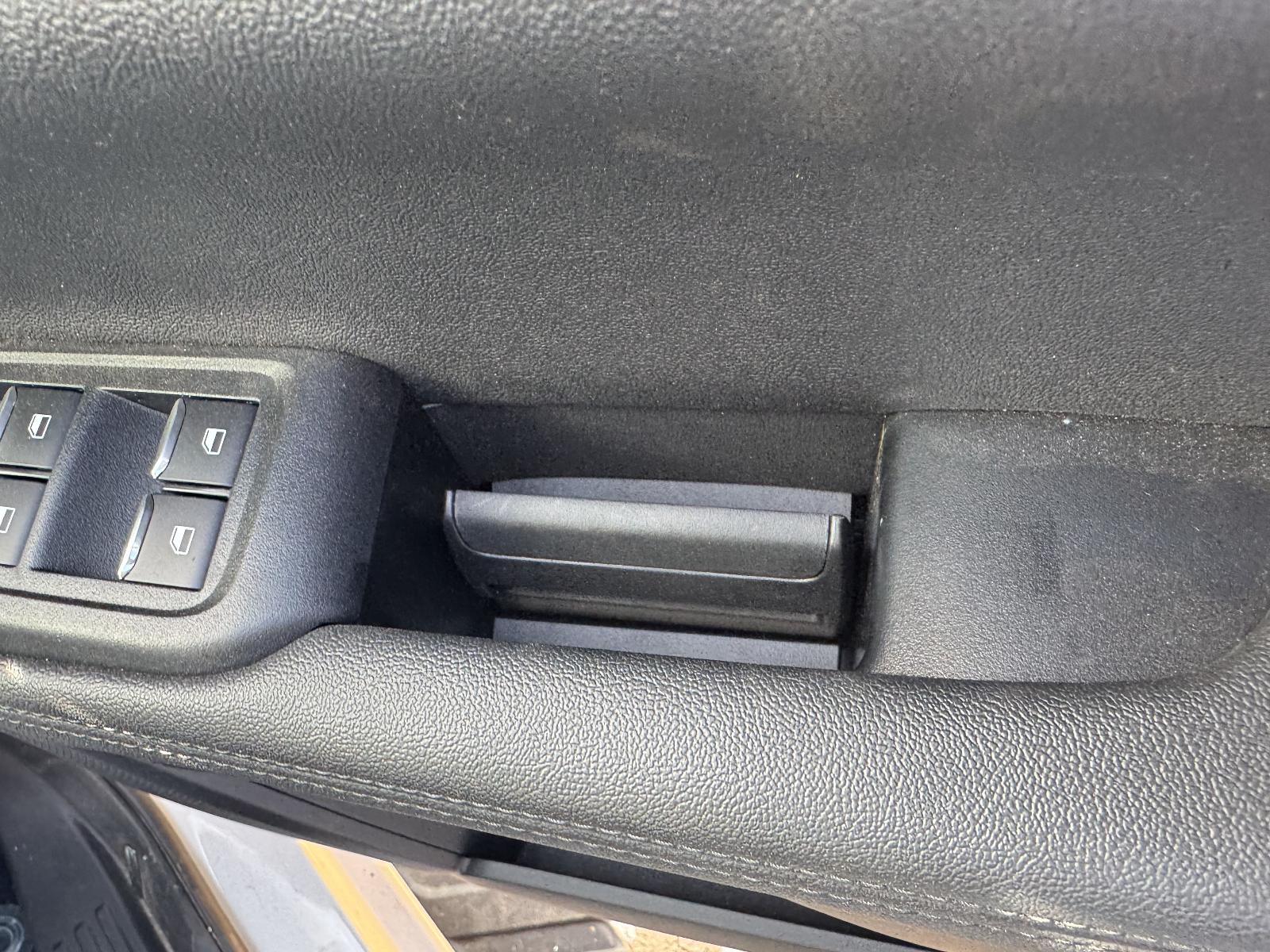 View FORD EVEREST 2024 5 Door Station Wagon Breaking