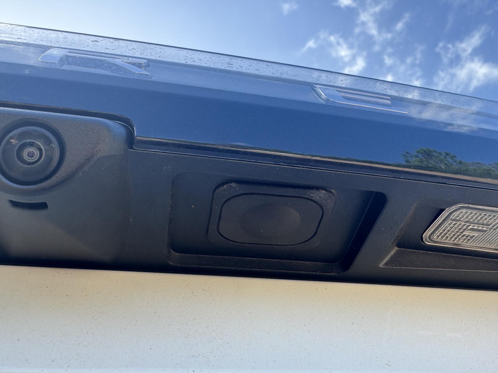 View FORD EVEREST 2024 5 Door Station Wagon Breaking