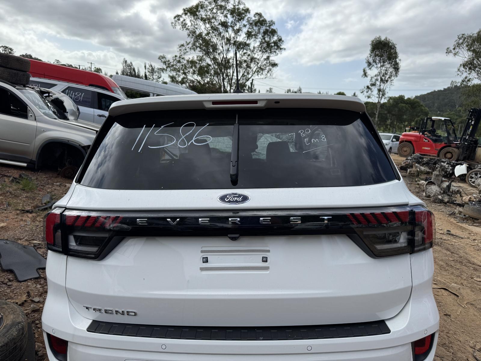 View FORD EVEREST 2024 5 Door Station Wagon Breaking