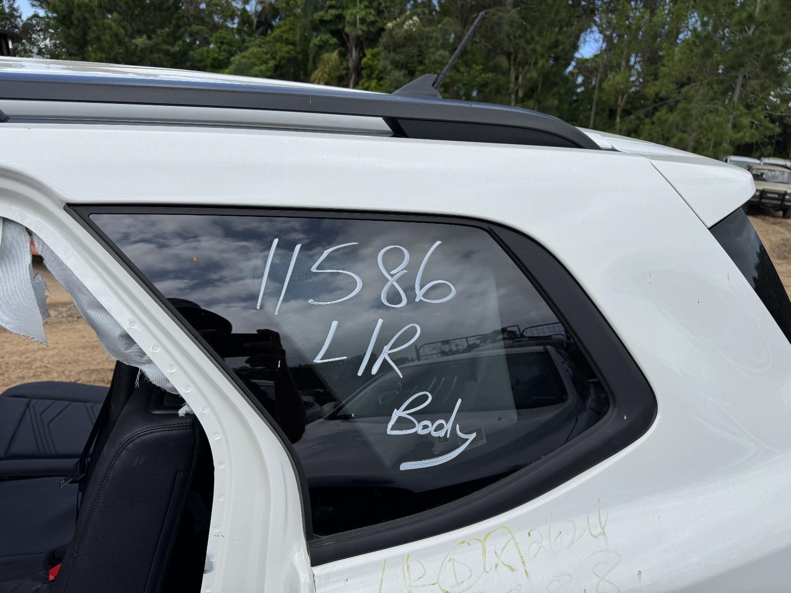 View FORD EVEREST 2024 5 Door Station Wagon Breaking