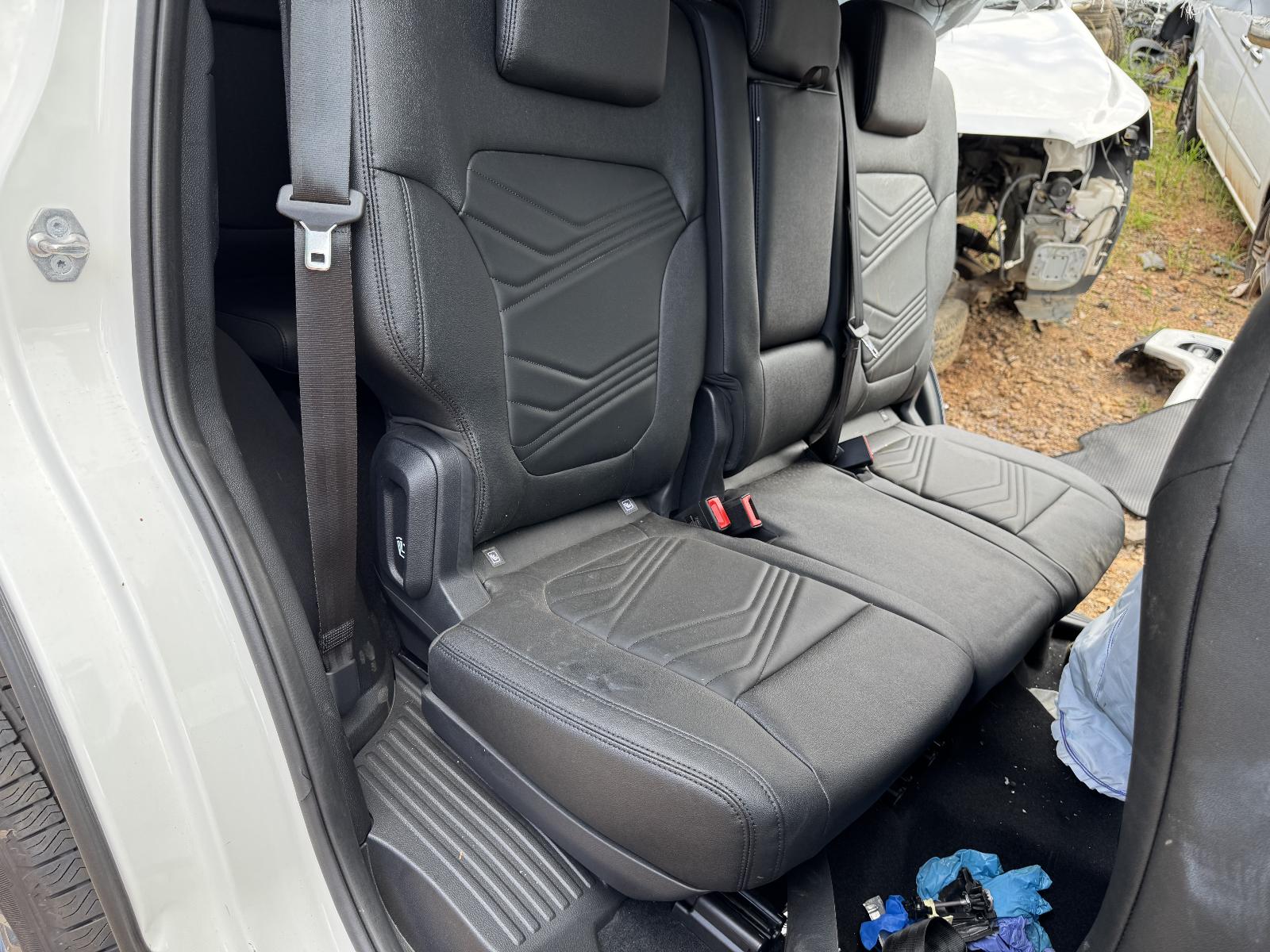 View FORD EVEREST 2024 5 Door Station Wagon Breaking