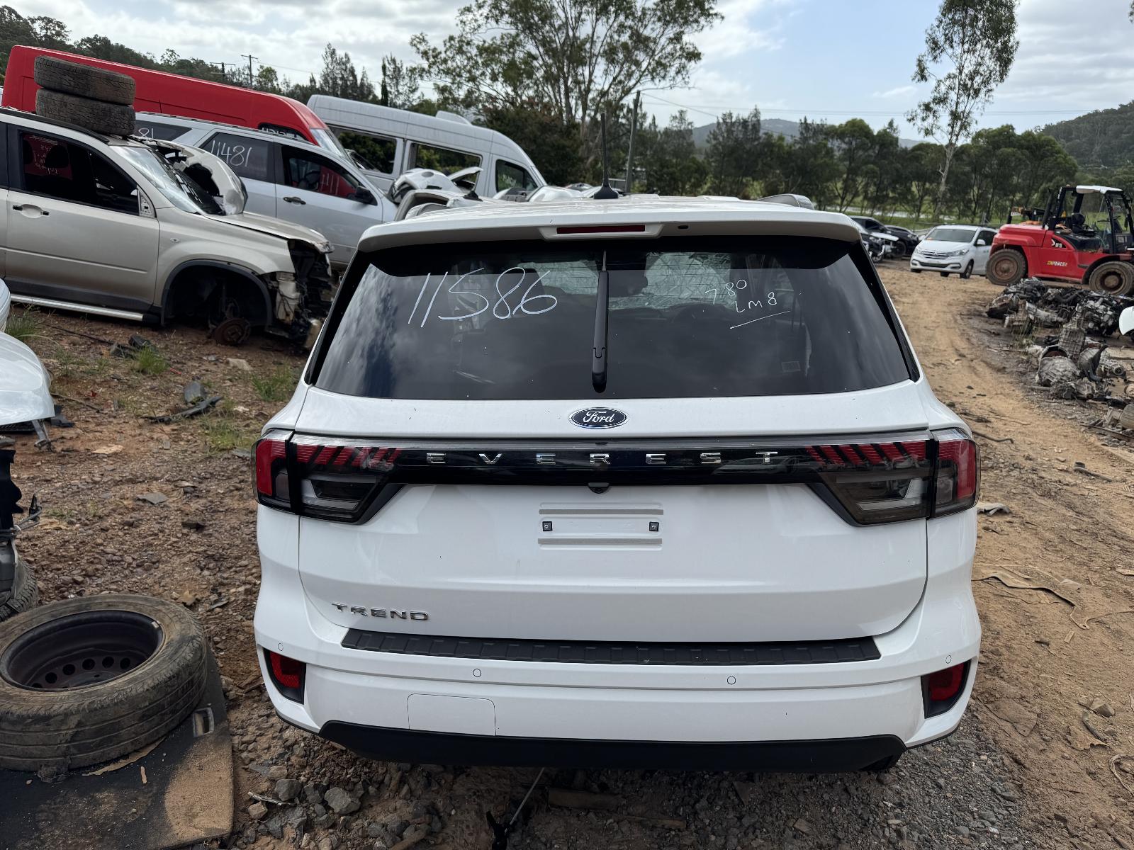 View FORD EVEREST 2024 5 Door Station Wagon Breaking