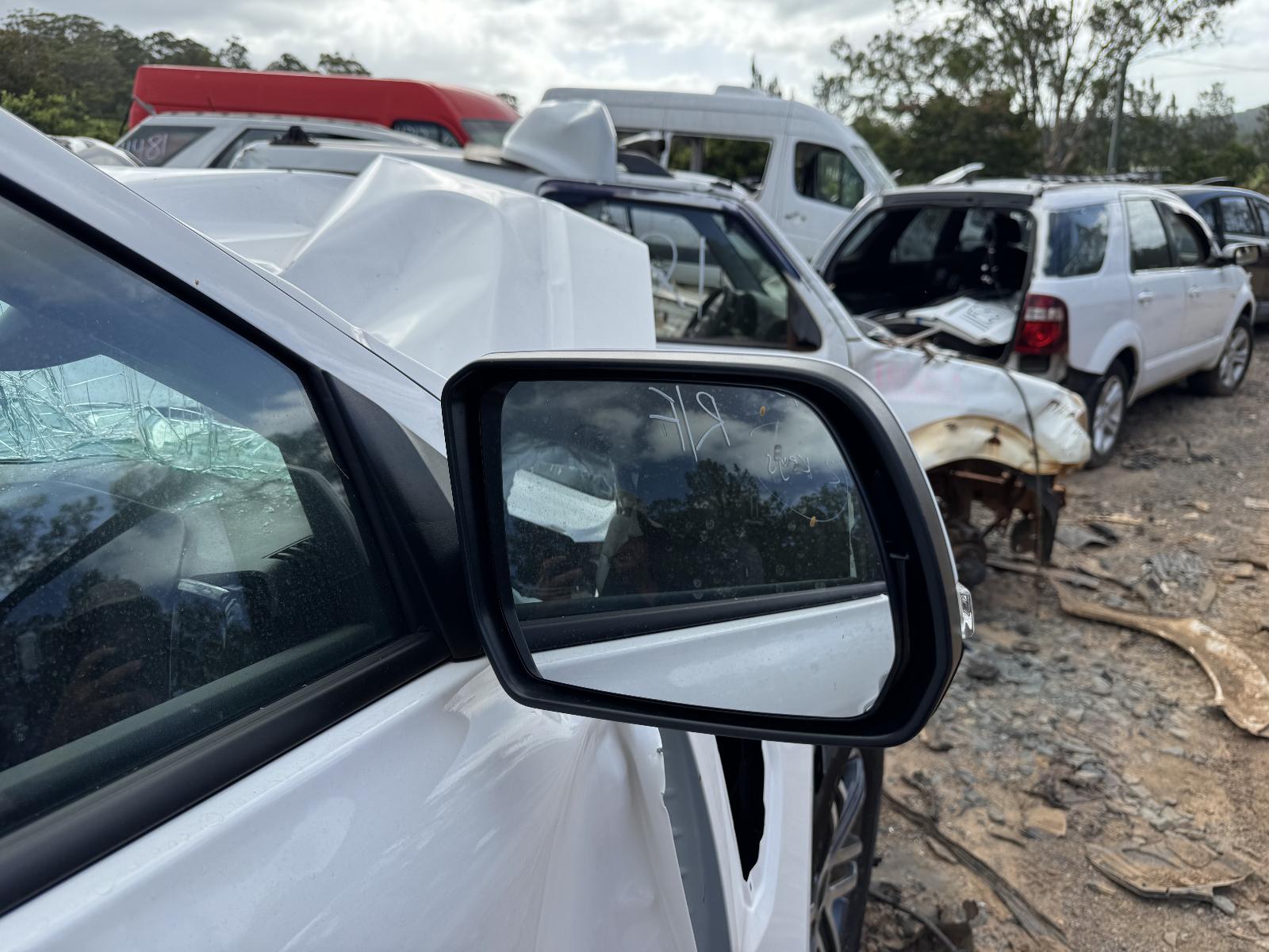 View FORD EVEREST 2024 5 Door Station Wagon Breaking