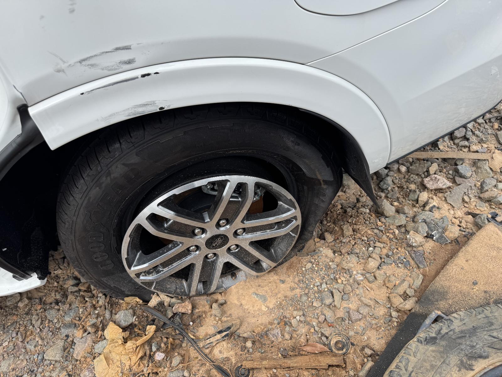 View FORD EVEREST 2024 5 Door Station Wagon Breaking