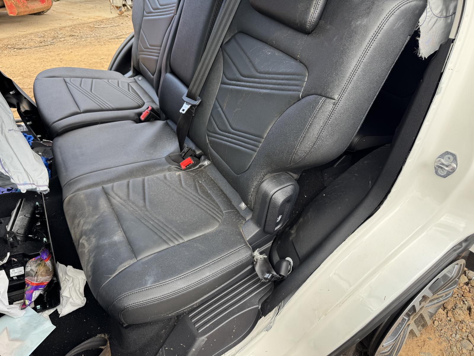 View FORD EVEREST 2024 5 Door Station Wagon Breaking