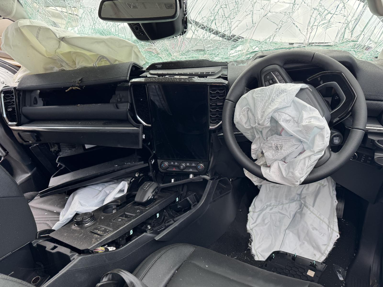 View FORD EVEREST 2024 5 Door Station Wagon Breaking
