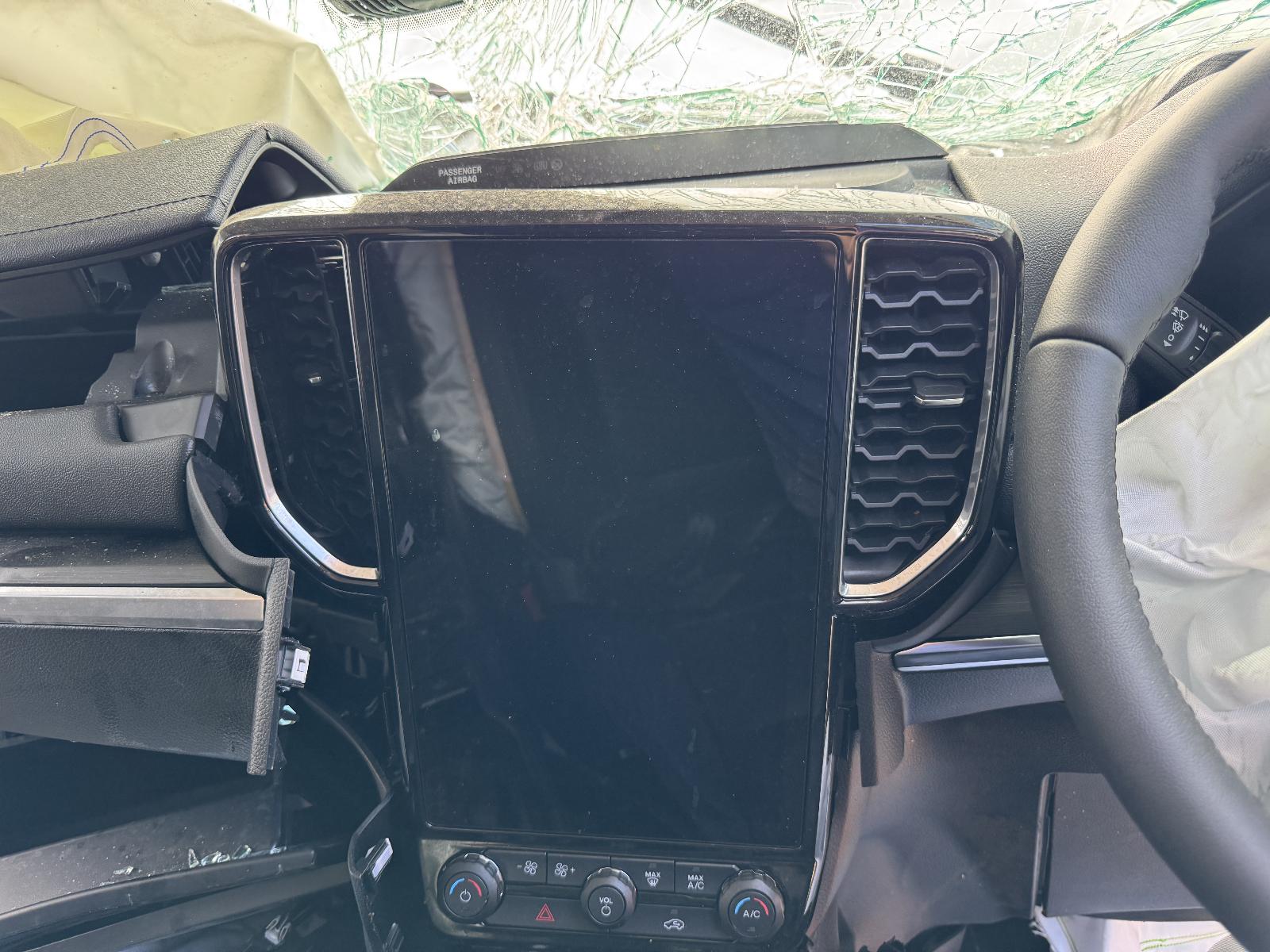 View FORD EVEREST 2024 5 Door Station Wagon Breaking