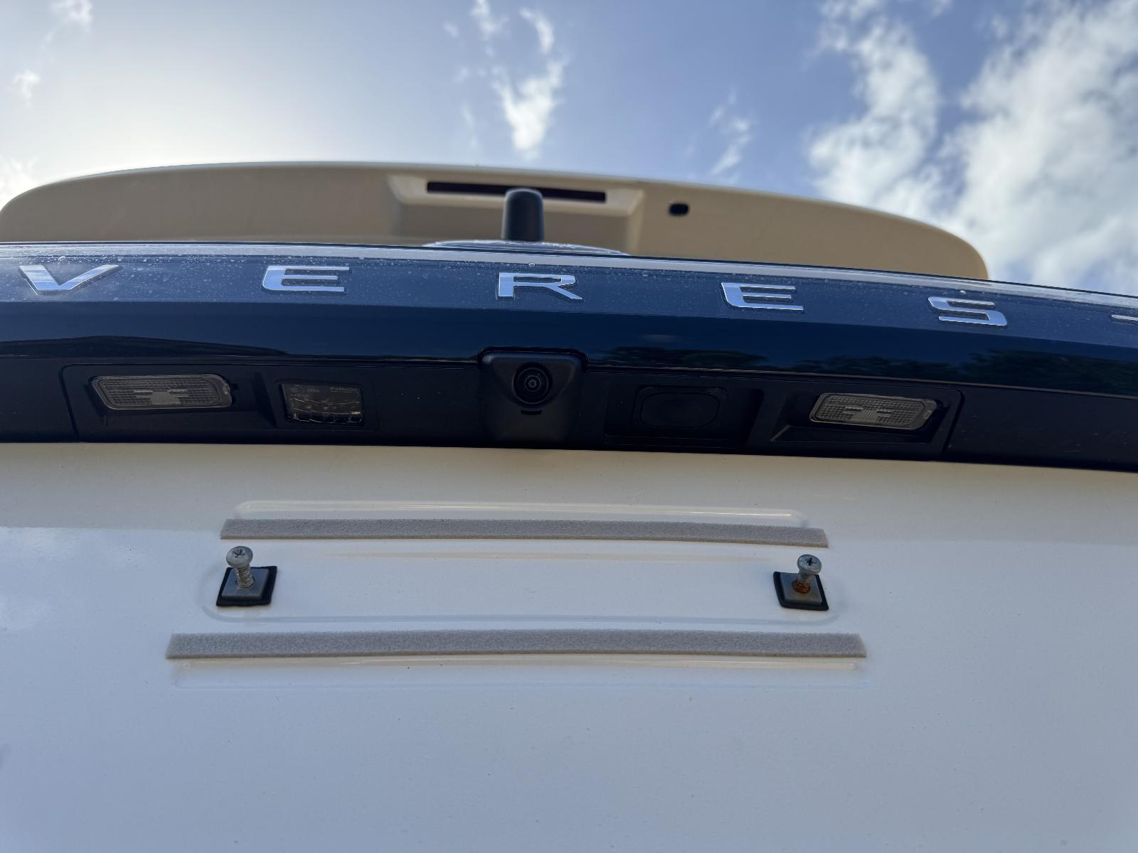 View FORD EVEREST 2024 5 Door Station Wagon Breaking