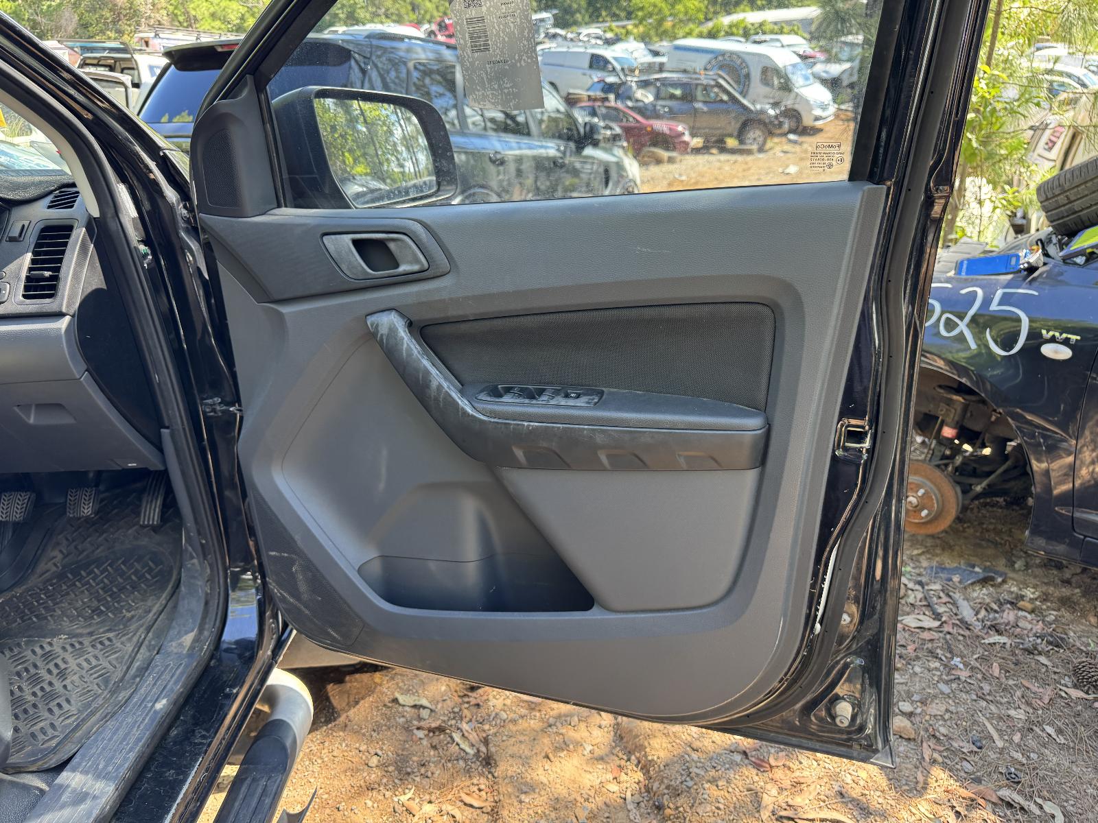 View FORD RANGER 2012 4 Door Utility Breaking