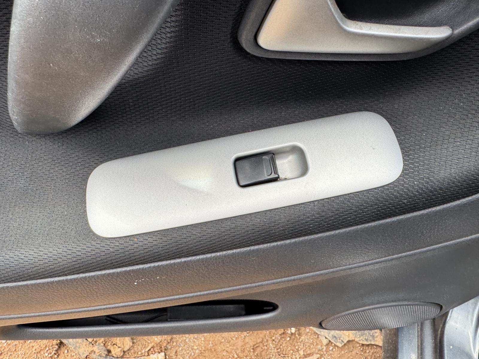 View SUZUKI LIANA 2006 4 Door Sedan Breaking