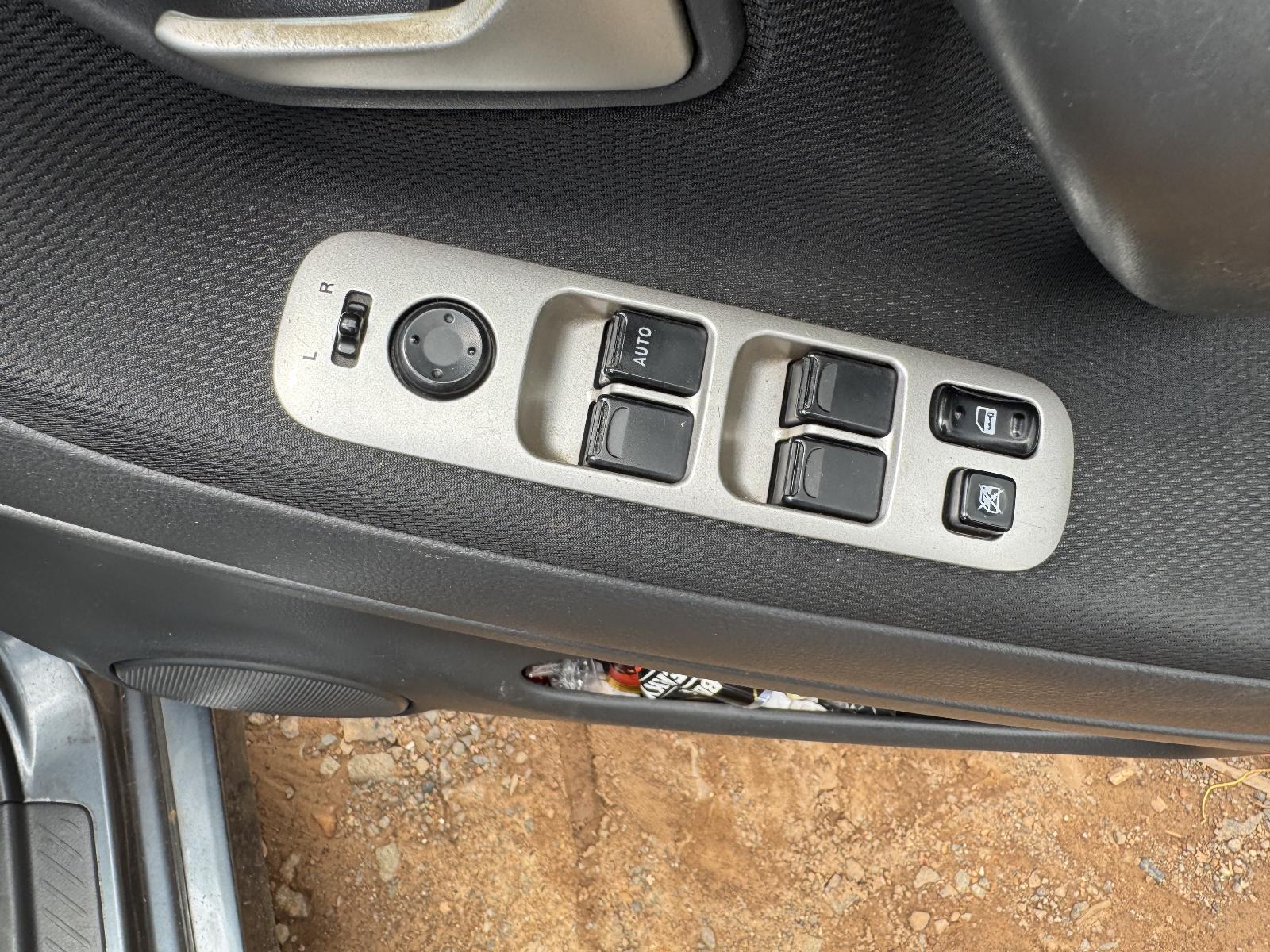 View SUZUKI LIANA 2006 4 Door Sedan Breaking