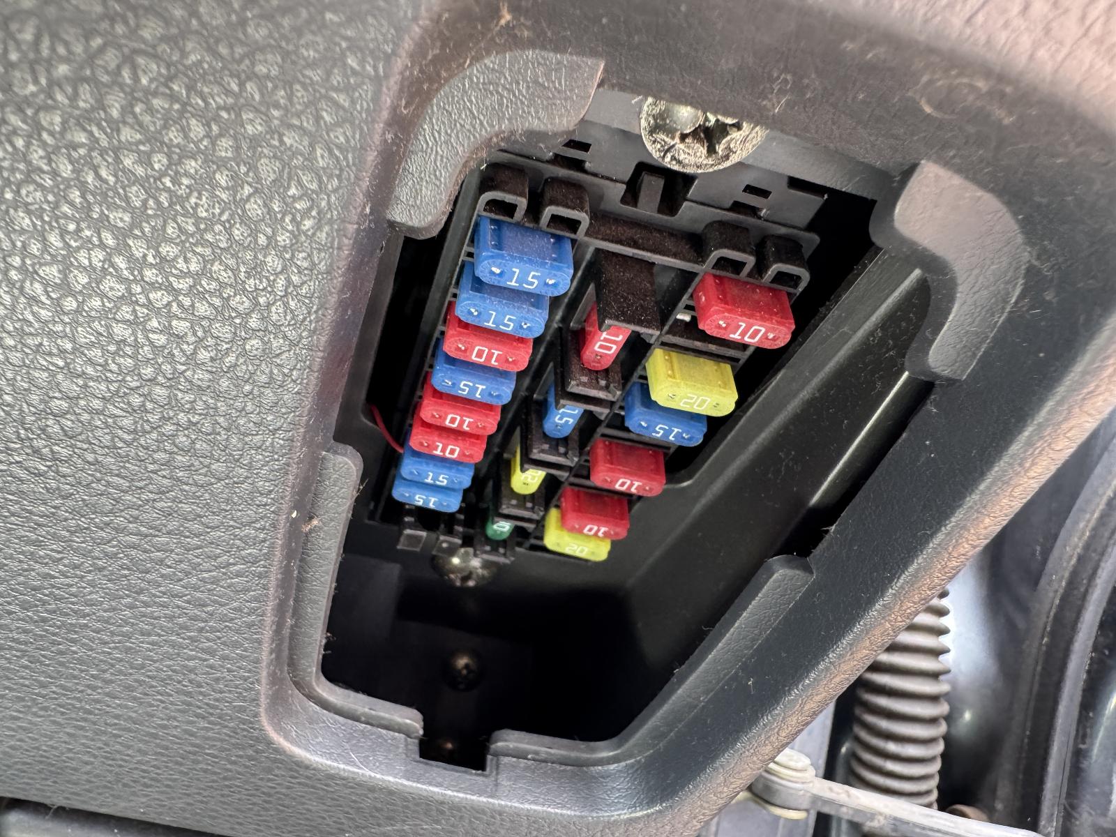 View SUZUKI LIANA 2006 4 Door Sedan Breaking