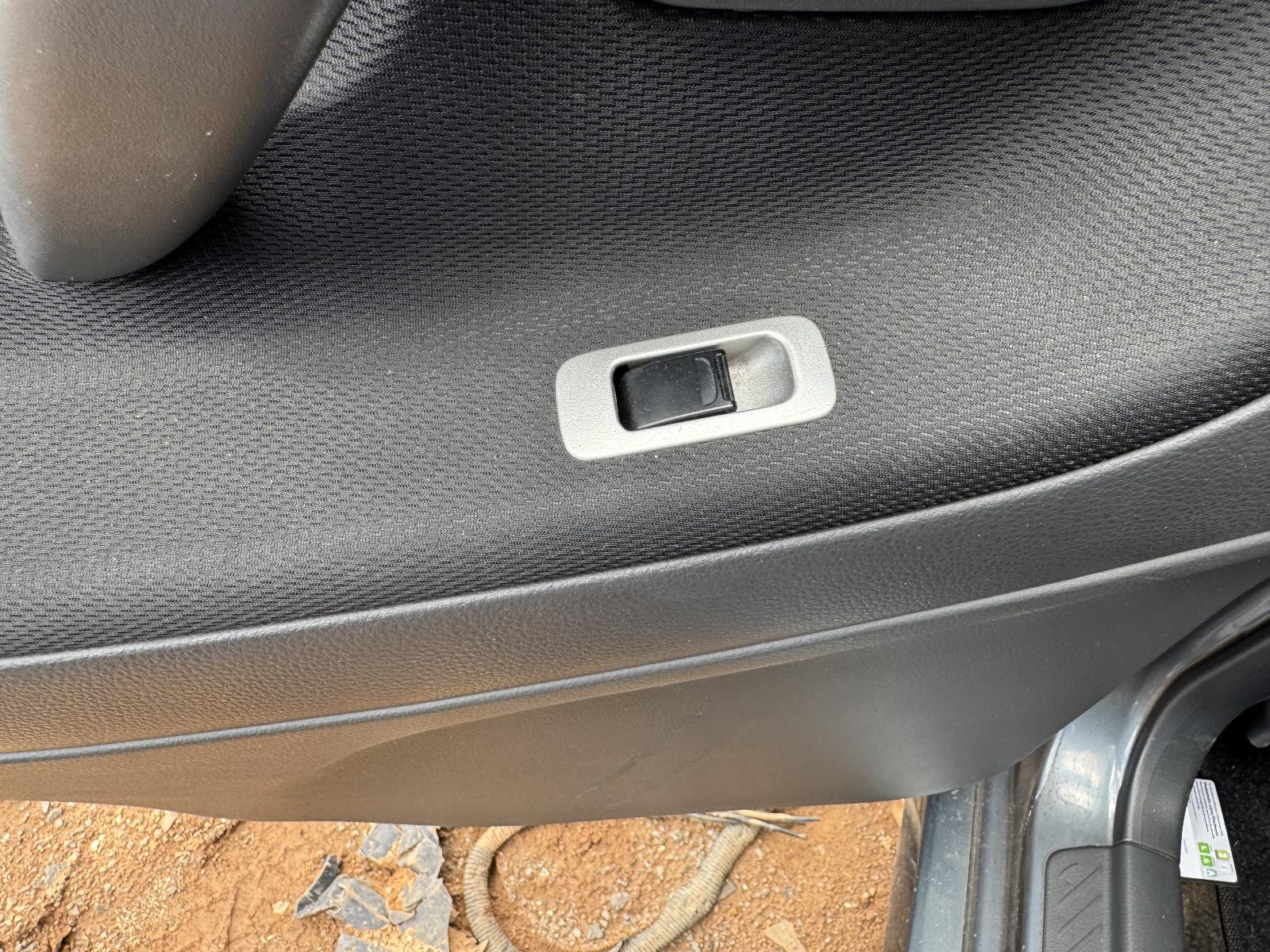 View SUZUKI LIANA 2006 4 Door Sedan Breaking