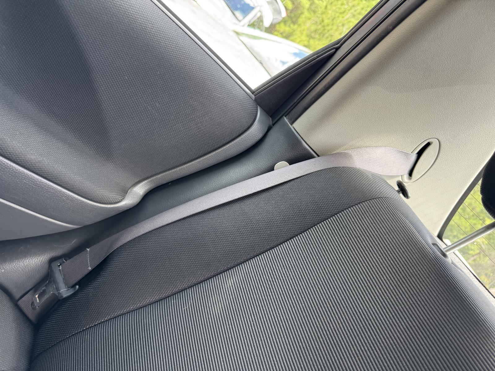 View SUZUKI LIANA 2006 4 Door Sedan Breaking