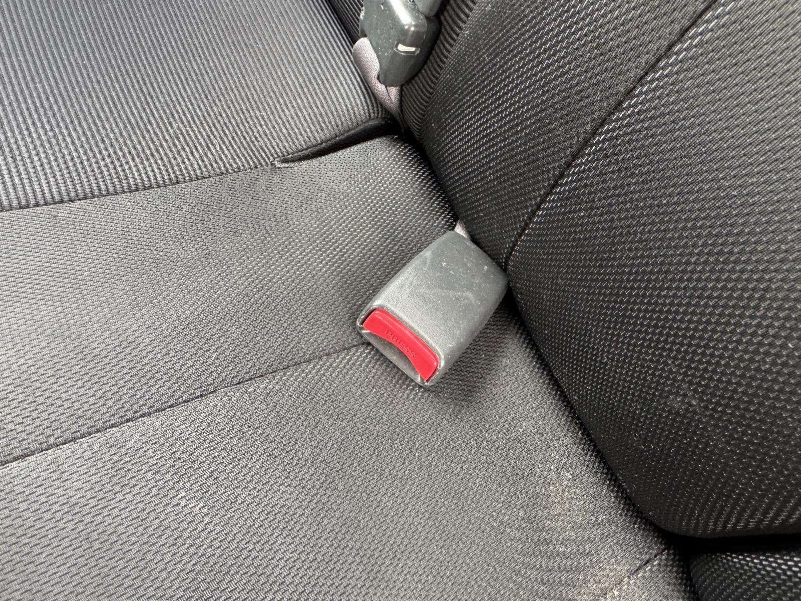 View SUZUKI LIANA 2006 4 Door Sedan Breaking