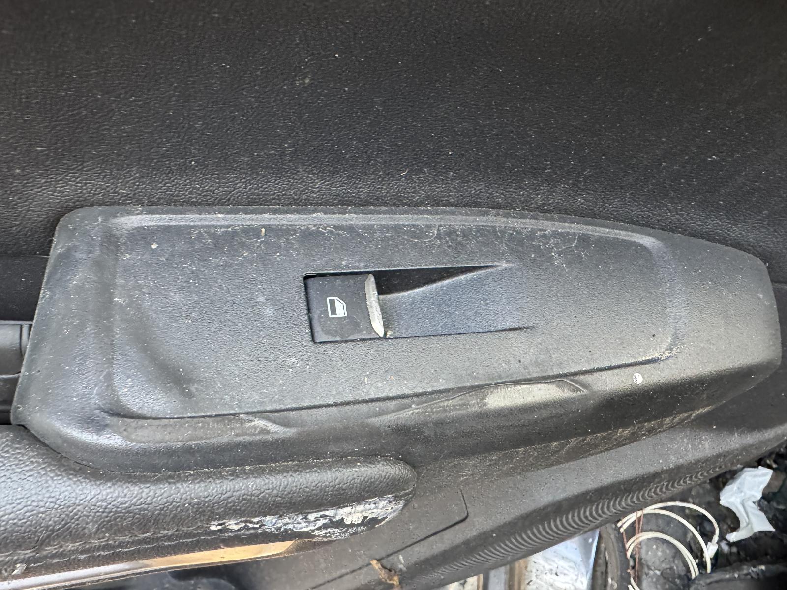 View FORD EVEREST 2024 5 Door Station Wagon Breaking