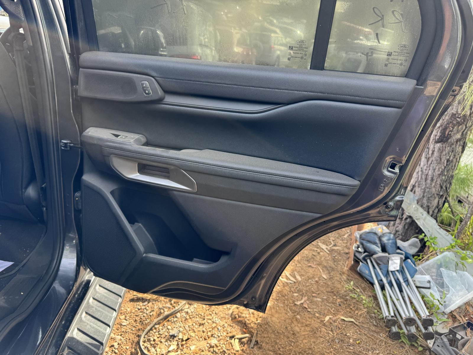View FORD EVEREST 2024 5 Door Station Wagon Breaking