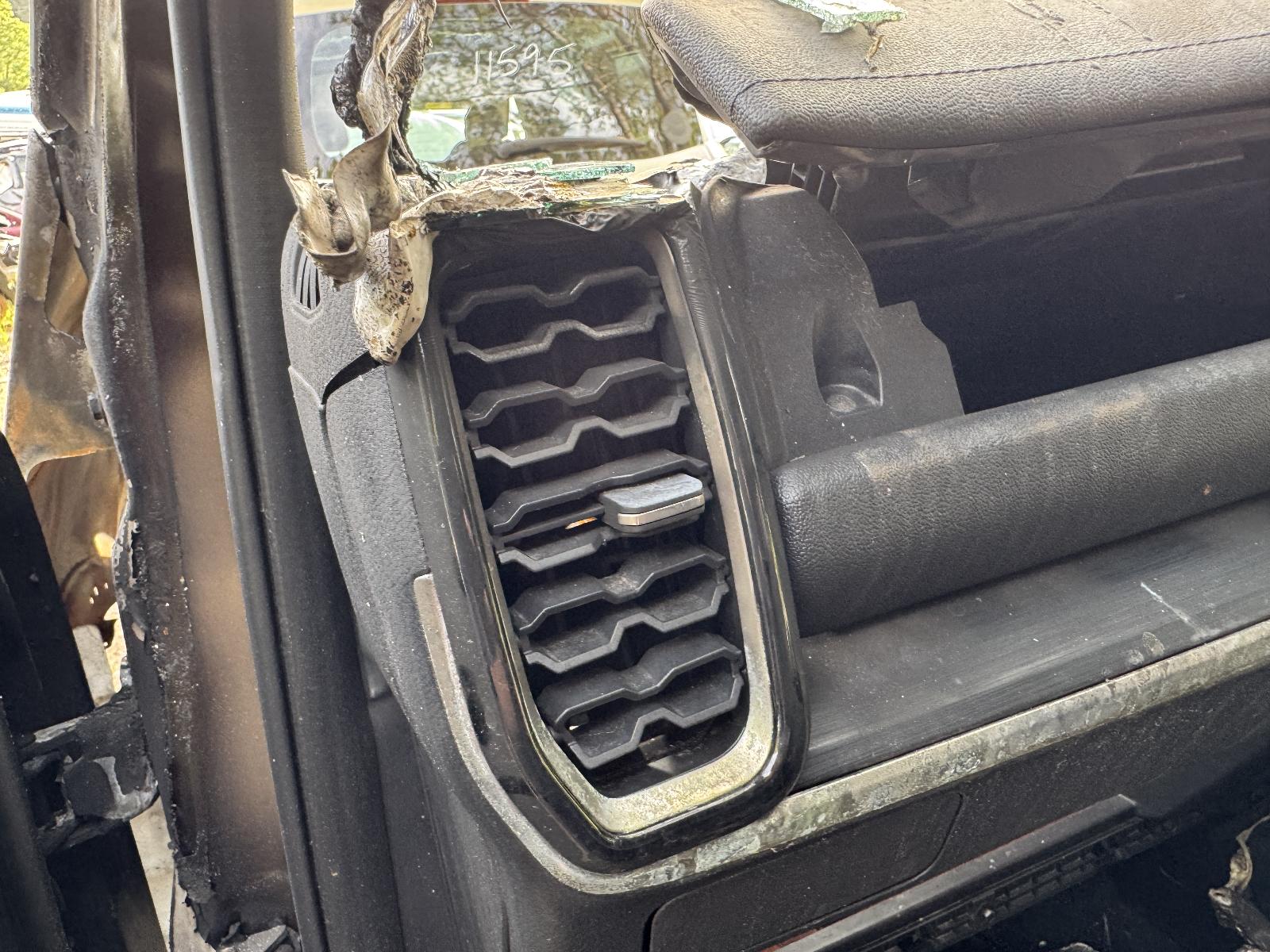 View FORD EVEREST 2024 5 Door Station Wagon Breaking